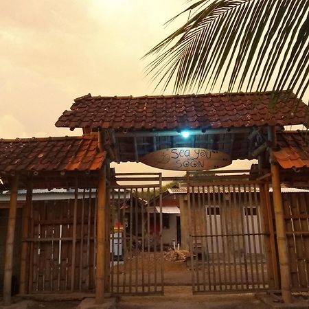 Harry'S Ocean House Watukarung Homestay Kalak Exterior photo