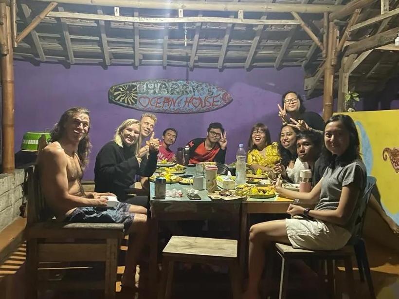 Harry'S Ocean House Watukarung Homestay Kalak Exterior photo