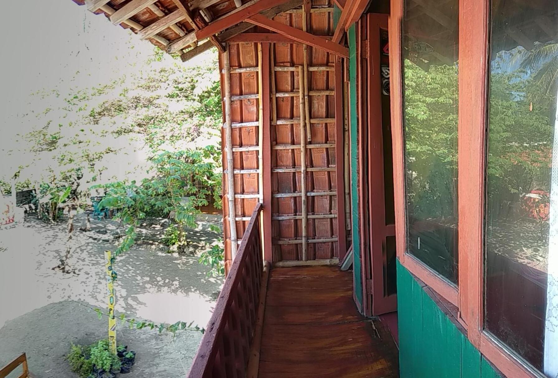 Harry'S Ocean House Watukarung Homestay Kalak Room photo