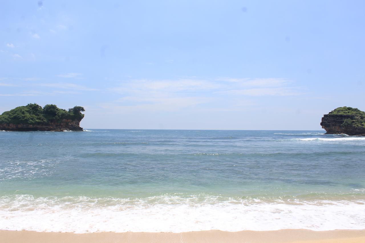 Harry'S Ocean House Watukarung Homestay Kalak Exterior photo