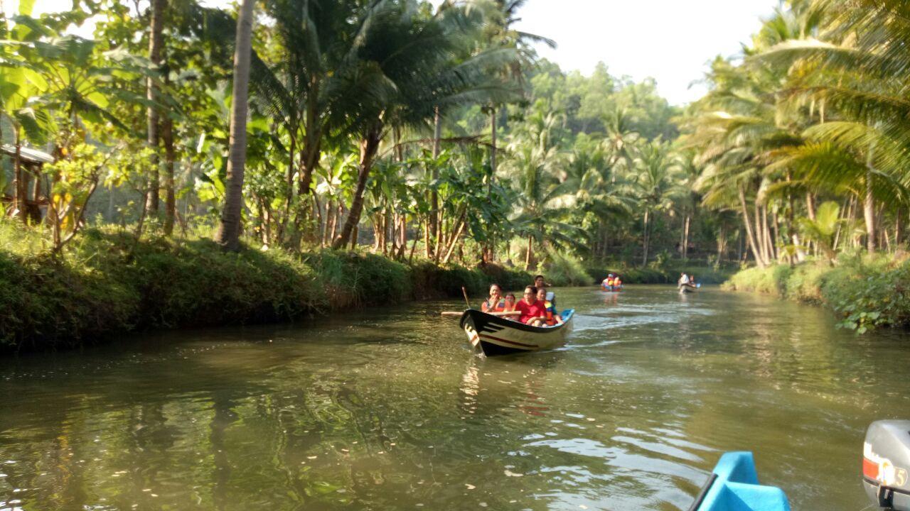 Harry'S Ocean House Watukarung Homestay Kalak Exterior photo