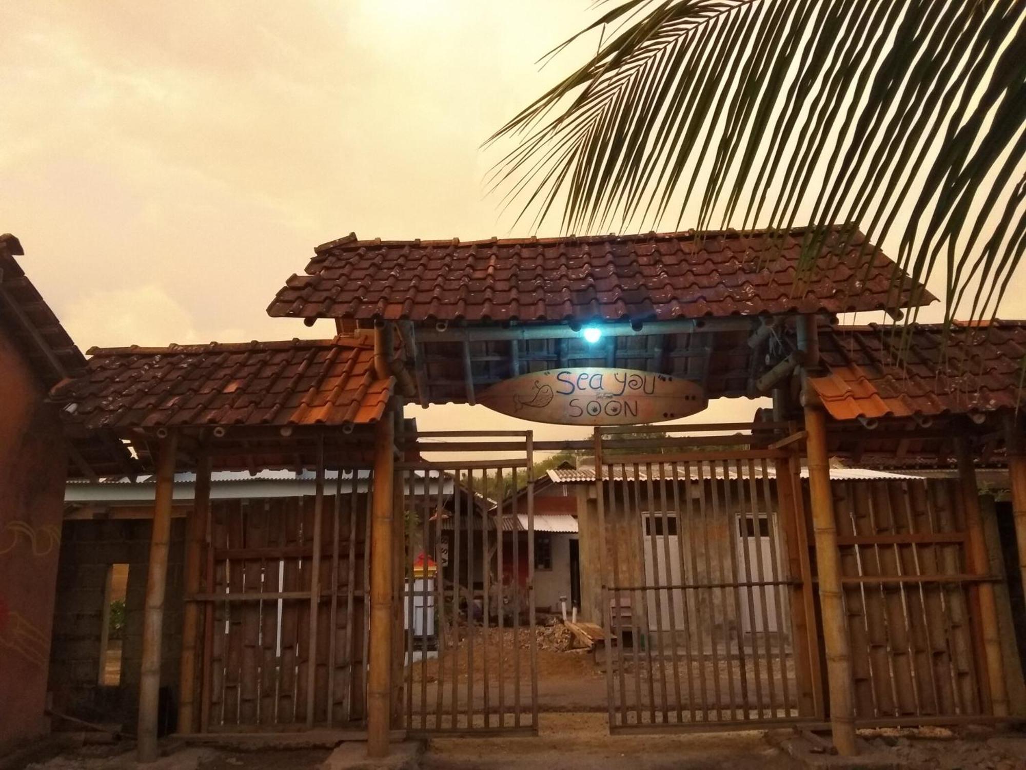 Harry'S Ocean House Watukarung Homestay Kalak Exterior photo