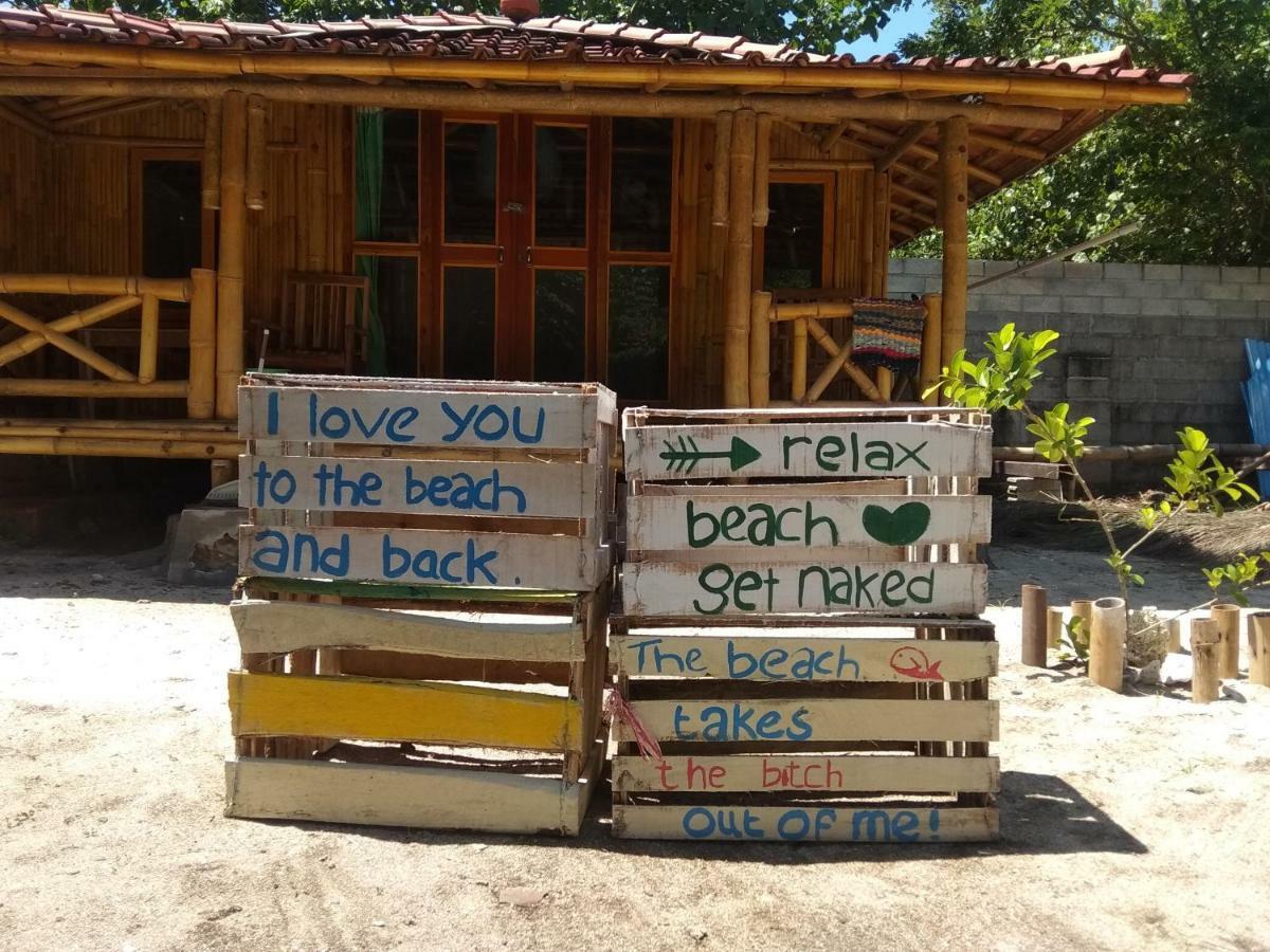 Harry'S Ocean House Watukarung Homestay Kalak Exterior photo