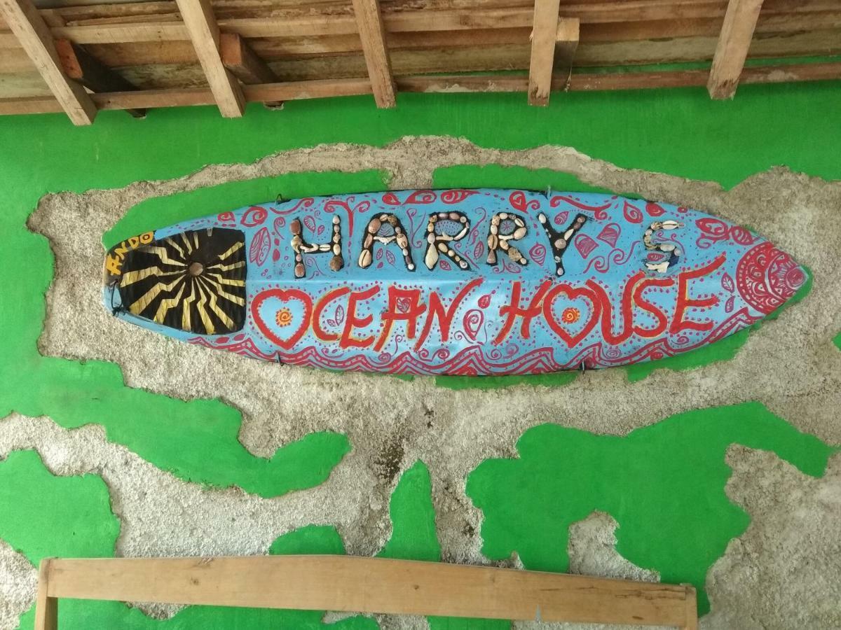 Harry'S Ocean House Watukarung Homestay Kalak Exterior photo